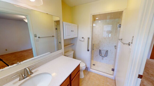Building Photo - Charming 3 Bedroom Brick Ranch with Refurbished Original Woodwork