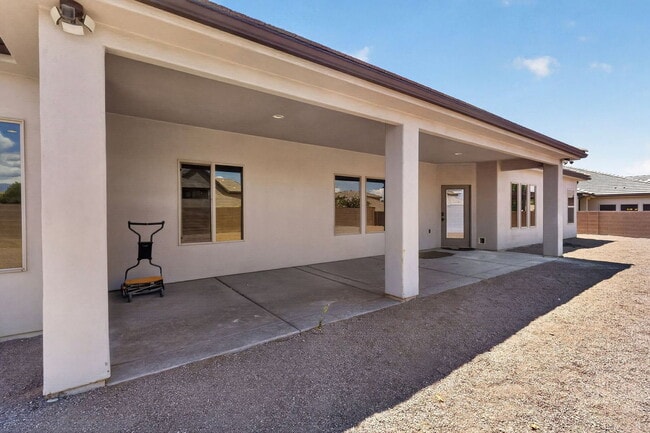 Building Photo - 2665 E 3630 S