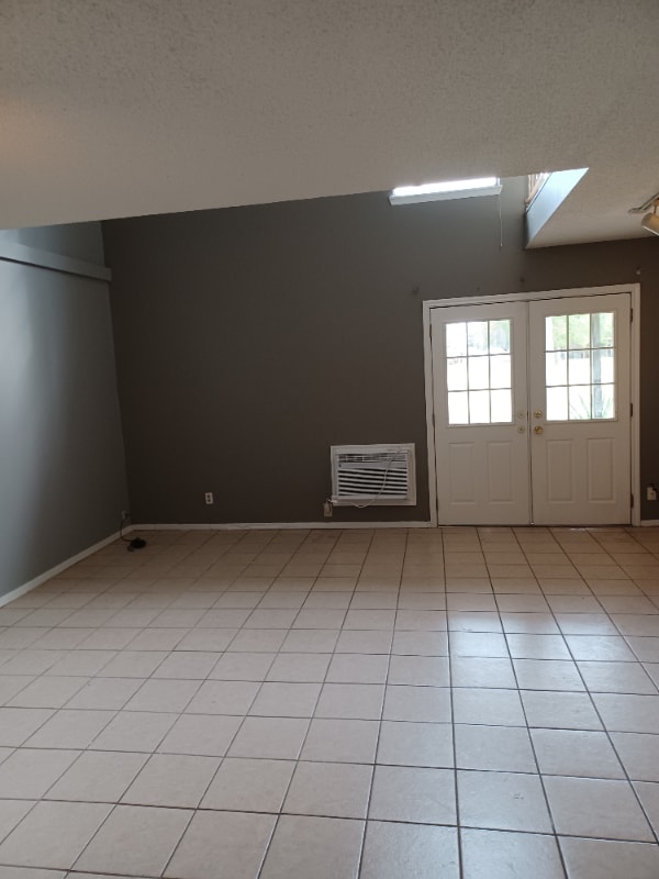 Building Photo - 313 Bolivar Ave