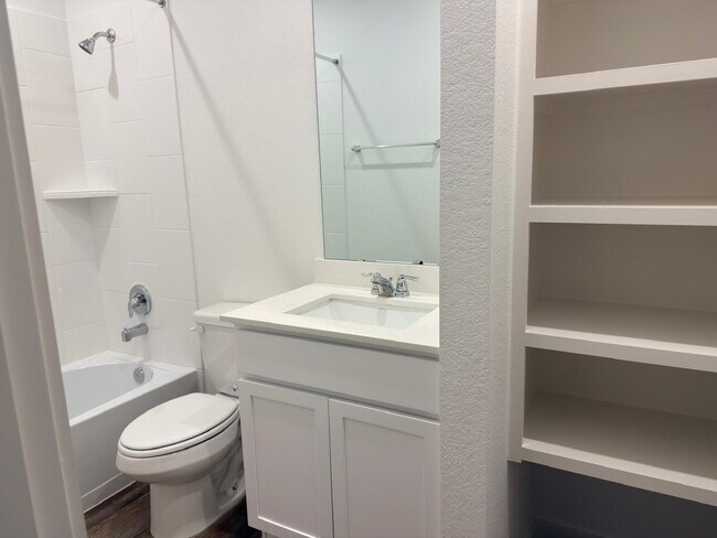 Building Photo - 8038 Marchese Dr