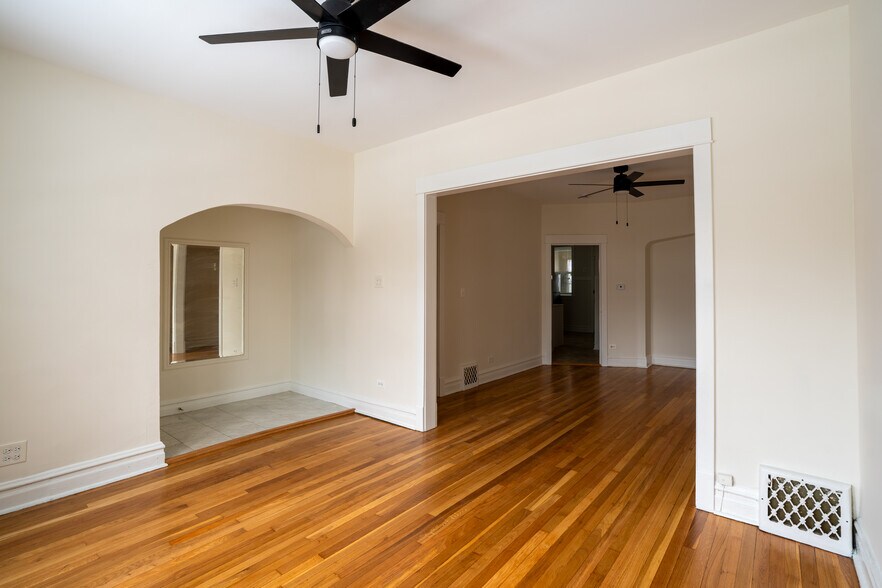 Building Photo - 3541 N Whipple St