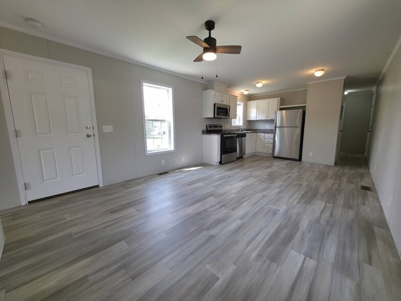 Building Photo - 1324 W Harbour Unit 157