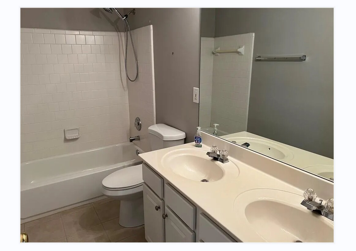 Building Photo - 4030 Ridgefair Dr