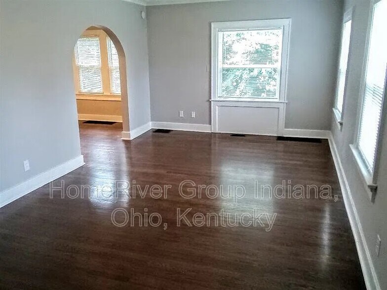 Building Photo - 1328 Wakefield Ave