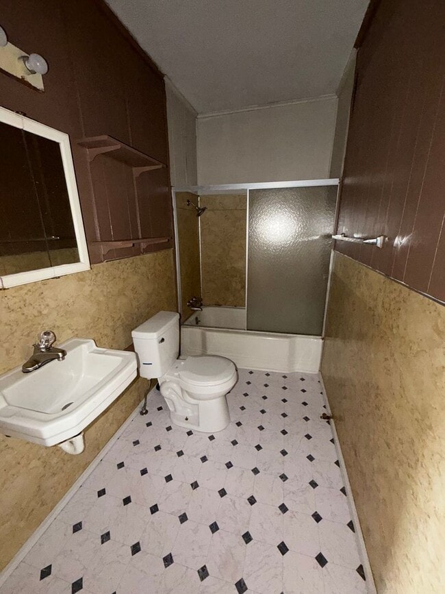 Building Photo - 3450 Brandon Ave