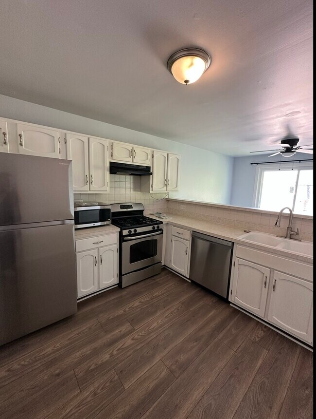 Building Photo - 2061 Windward Ln