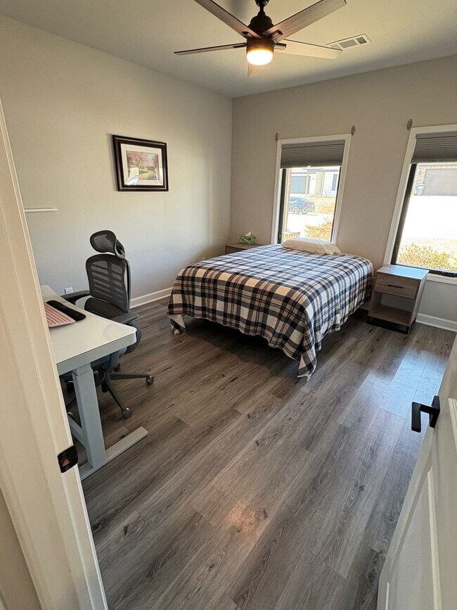 Building Photo - 3013 Sue St