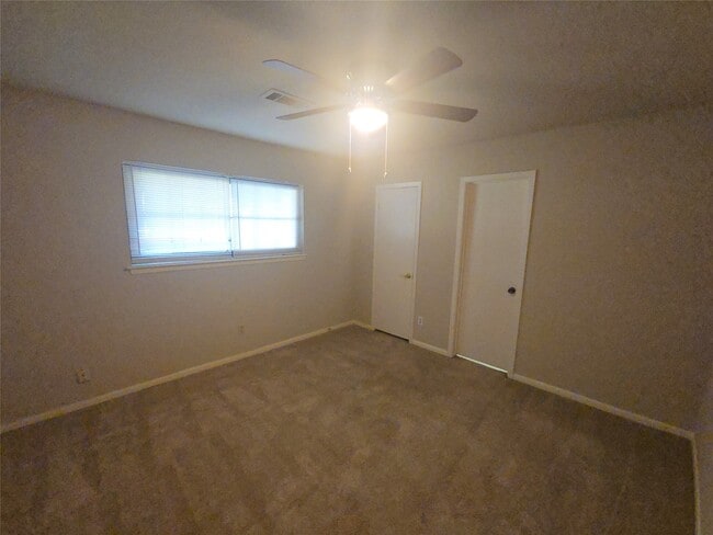 Building Photo - 618 Overbluff St