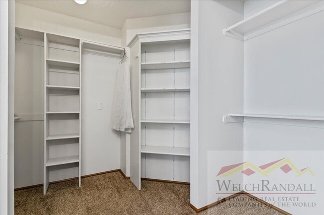 Building Photo - Your Ideal 4-Bed Layton Home - Style, Space & Location!