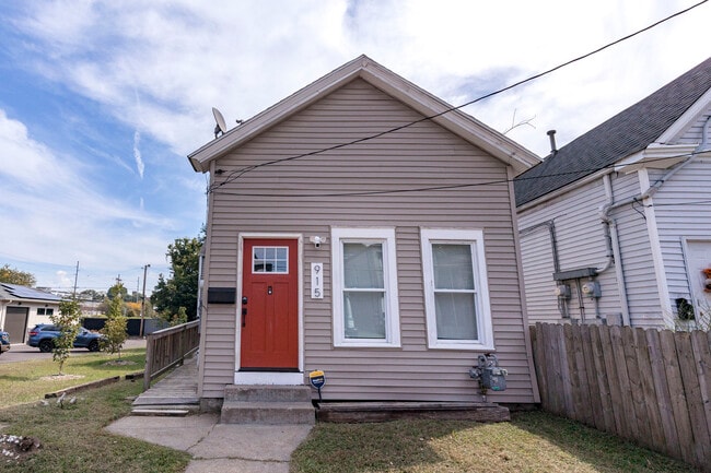 Building Photo - 915 S Shelby St