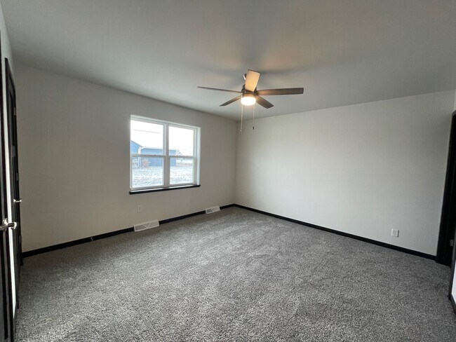 Building Photo - 995 Morning Star Ln