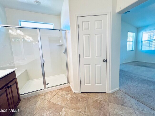 Building Photo - 3273 S Miller Dr