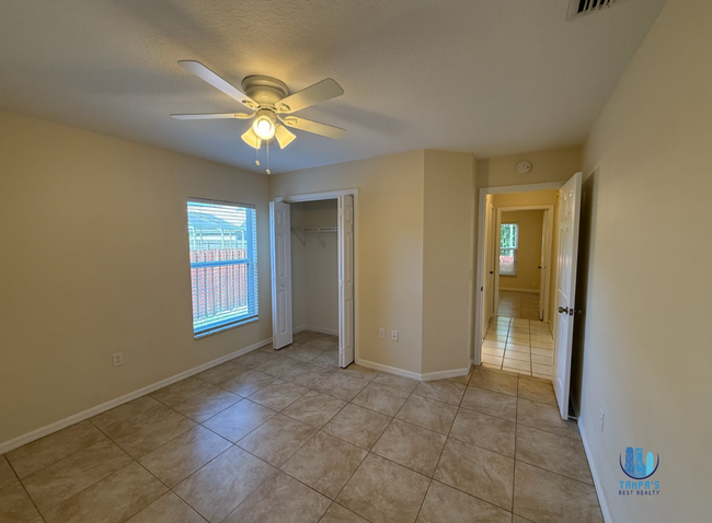Building Photo - Beautiful 4 Bedrooms 2 Bathrooms Home for ...