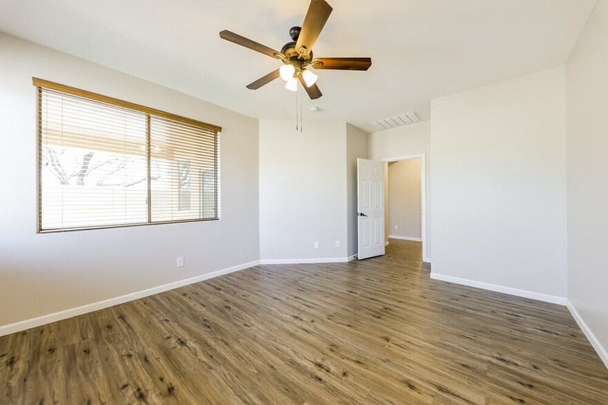 Building Photo - 43362 N Vista Hills Dr