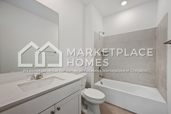 Building Photo - 1220 Ponchartrain Dr