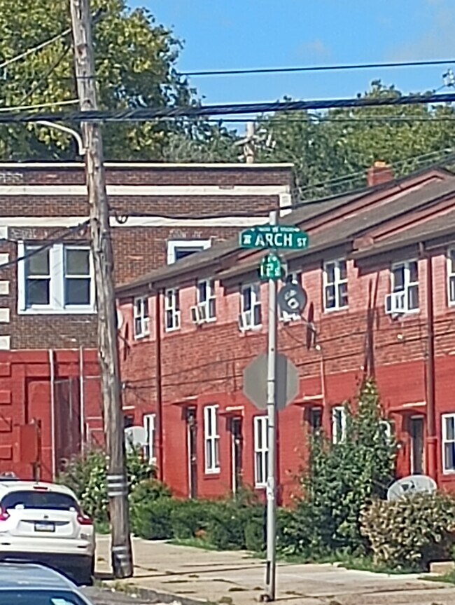 Building Photo - 46 N 56th St