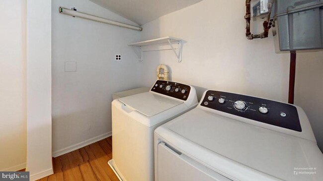 Building Photo - 6511 Enfield Dr