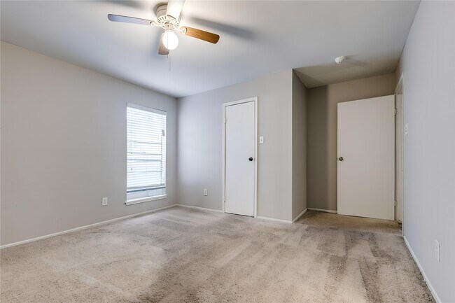 Building Photo - 9707 Richmond Ave.