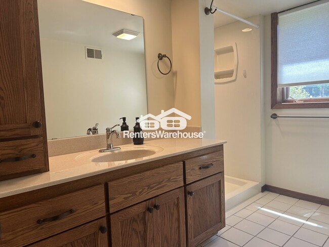 Building Photo - 1322 Meadowlark Dr