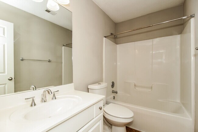 Building Photo - 3882 St George Terrace SW