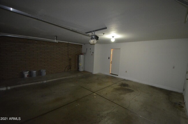 Building Photo - 2107 W El Alba Way