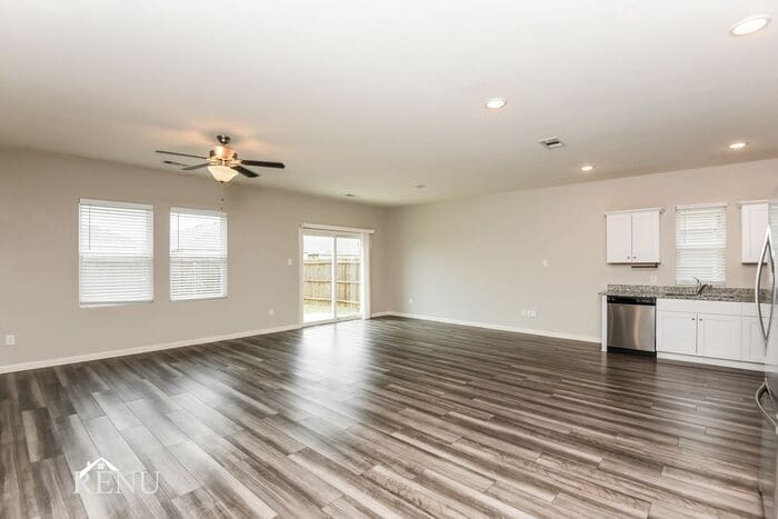 Building Photo - 1309 Escondido Dr