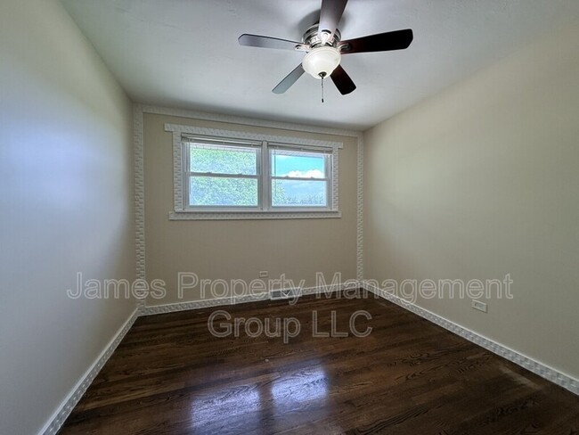 Building Photo - 8517 W 87th Pl