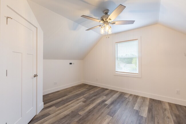 Building Photo - 2045 Southfork Dr