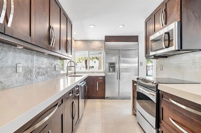 Building Photo - 1481 NE 104th St