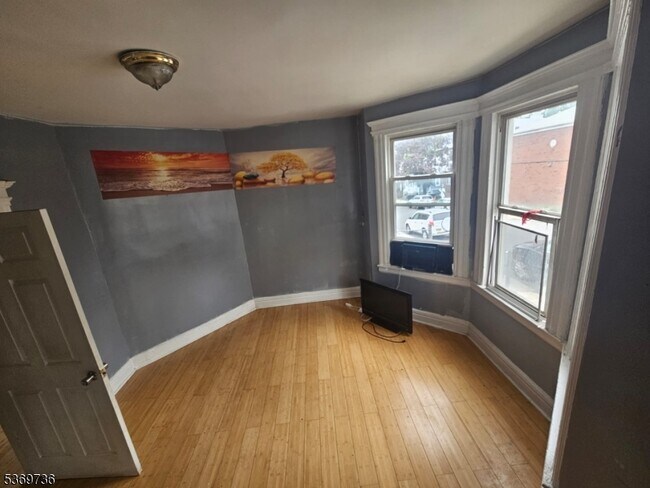 Building Photo - 9 Breakenridge Terrace