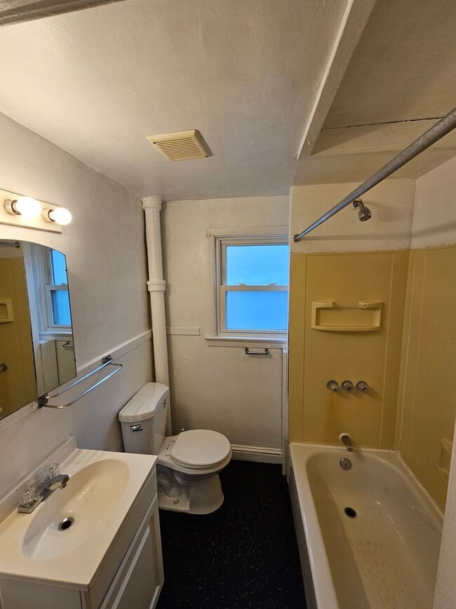 Building Photo - 48th,W.3664