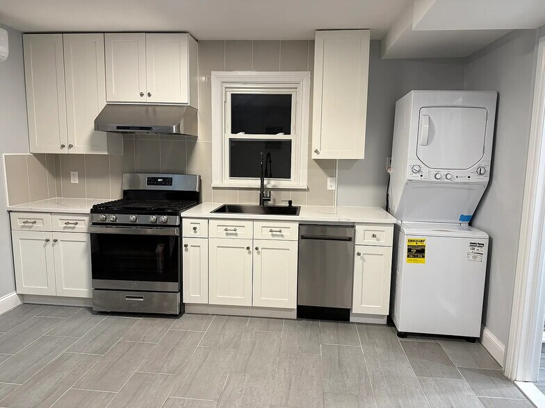 Building Photo - 20709 34th Ave