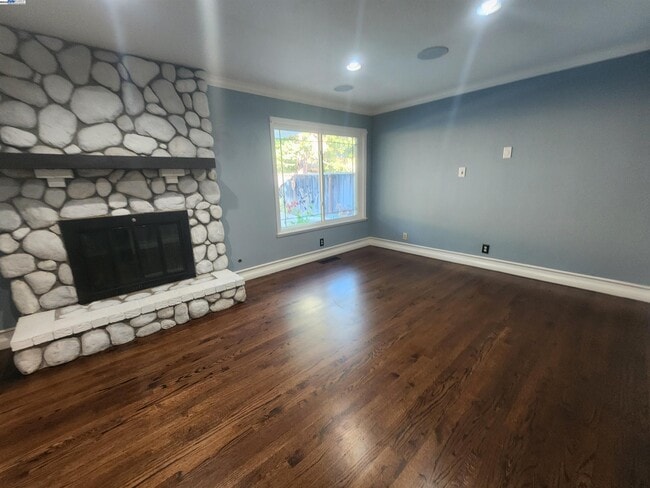 Building Photo - 1127 Mataro Ct