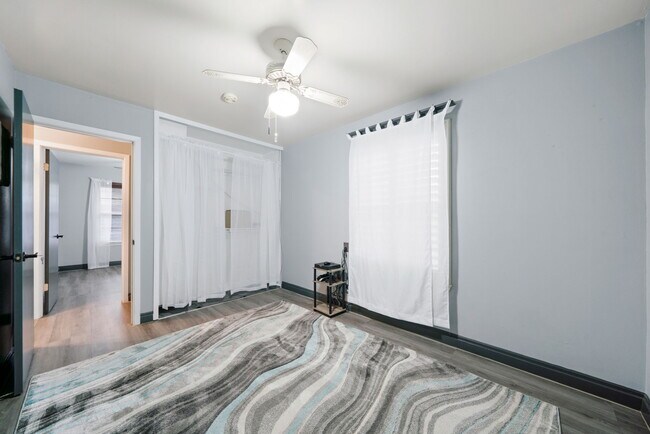 Building Photo - 6022 Castle Vw Dr