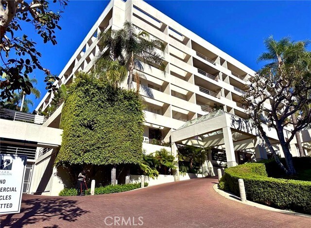 Building Photo - 1131 Alta Loma Rd
