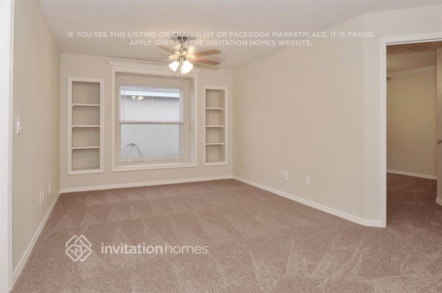 Building Photo - 12069 Warwick Cir