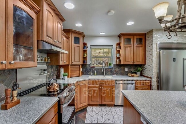 Building Photo - 10971 Cindy Cir