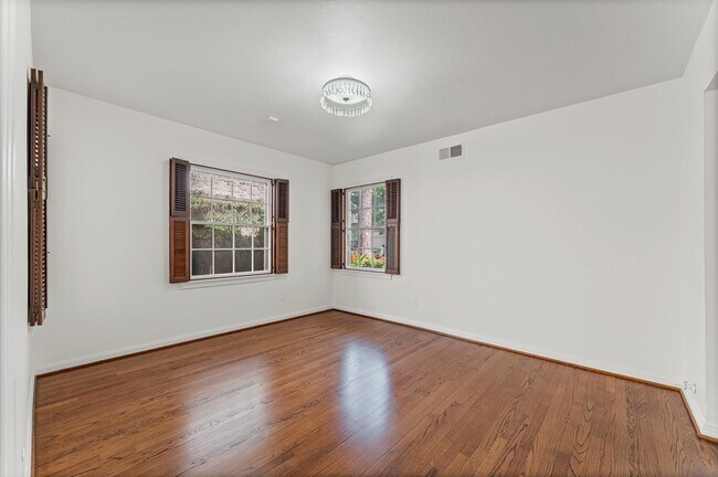 Building Photo - 4047 Merrick St