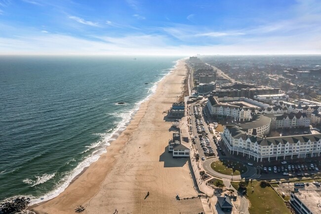 Building Photo - 298 Liberty St