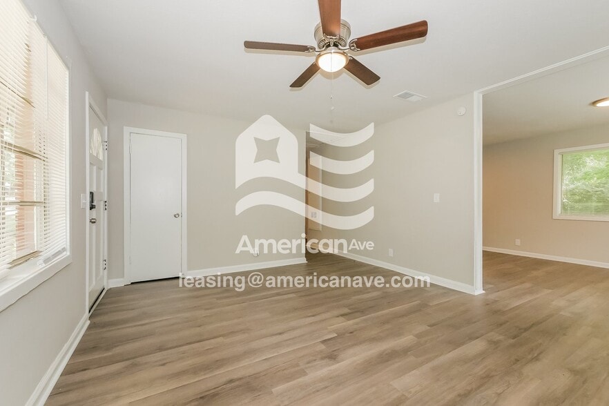 Building Photo - 4758 Wellborn Dr