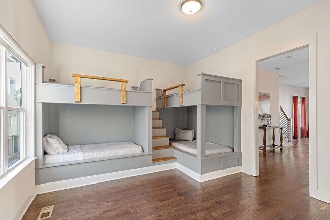 Building Photo - 1109 Archer St