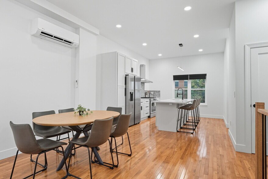 Building Photo - 1236 Butterfield Way