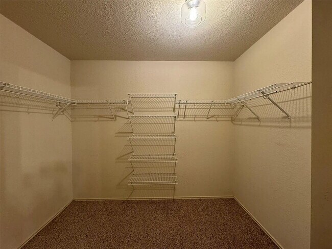 Building Photo - "Charming 3-Bedroom Retreat in Kyle, TX with Spacious Living and Modern Comforts!"