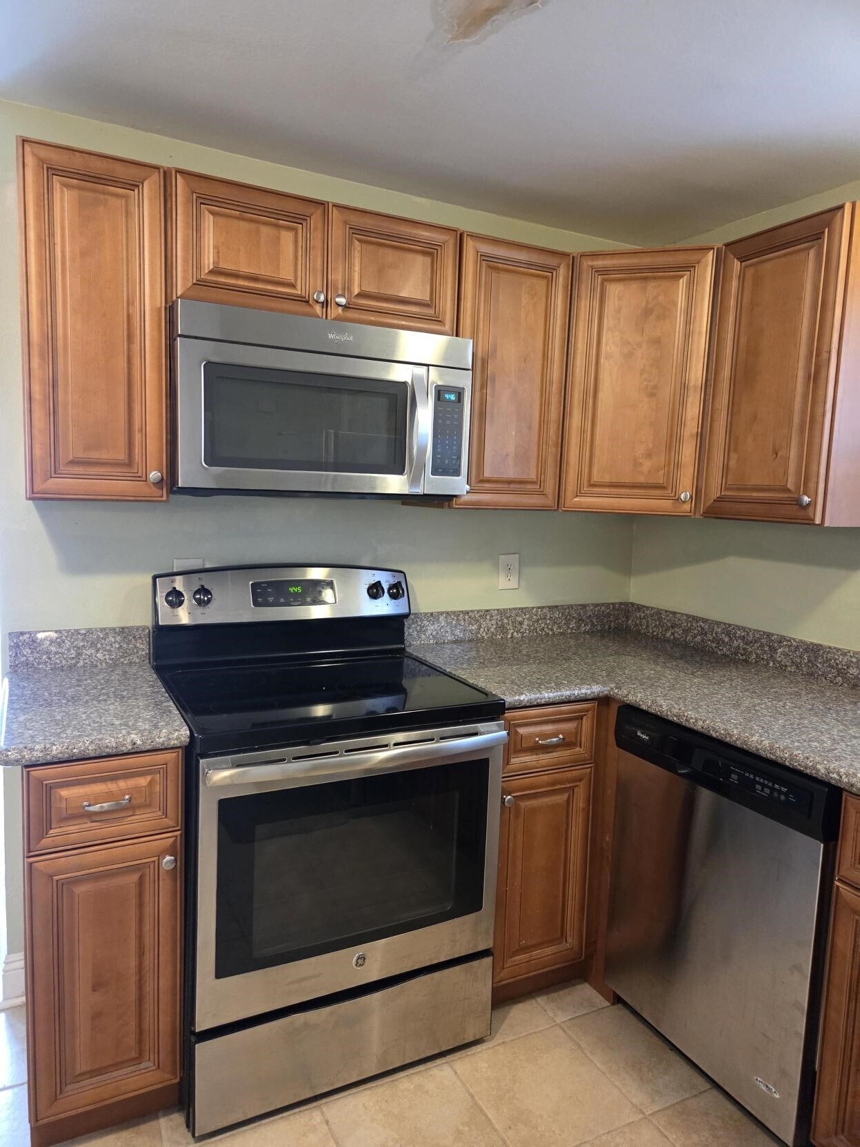 Kitchen - 4422 Walmsley Ave