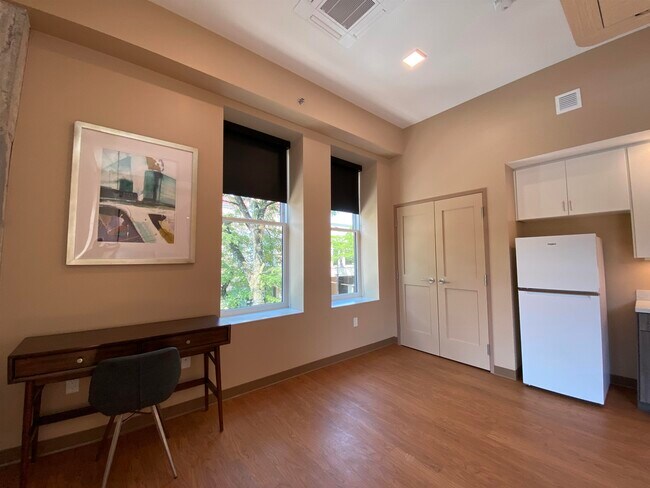 Building Photo - 83 Hanover St