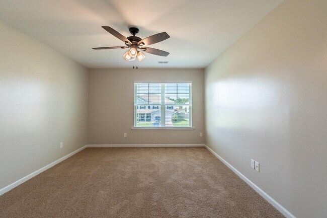 Building Photo - 3733 Moseley Dr