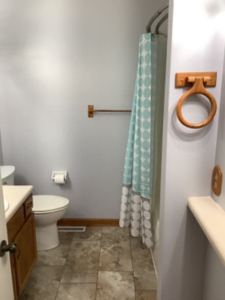 Building Photo - 604 Topper Way