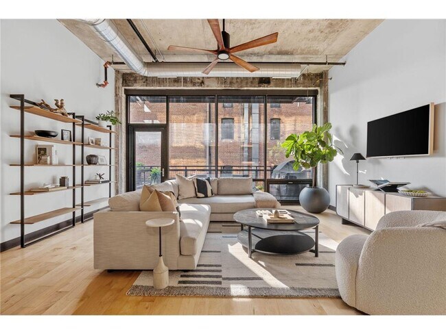 Building Photo - 618 N Washington Ave