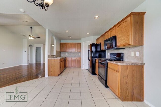 Building Photo - Great 3/2/2 in Owasso’s Lake Valley!