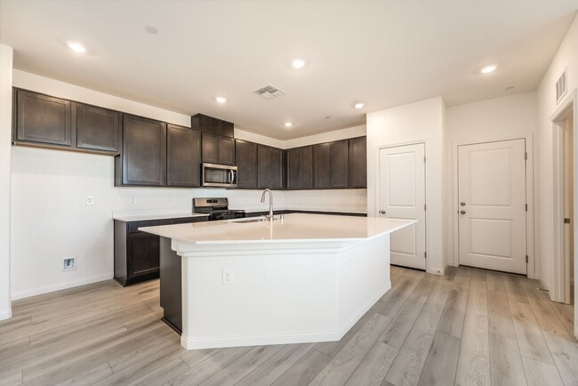 Building Photo - Brand New 2025 Home with 3 bedrooms,  3 ba...
